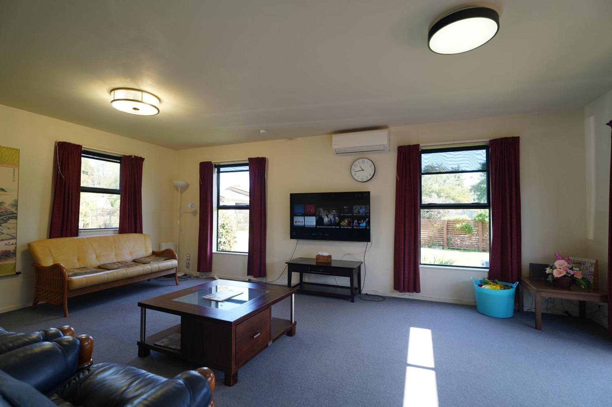 Villa Atarau Grove 4bdrm house à Paraparaumu Extérieur photo