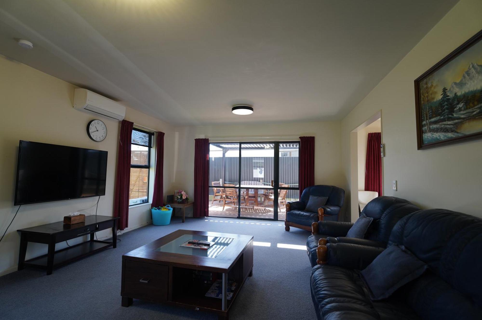 Villa Atarau Grove 4bdrm house à Paraparaumu Extérieur photo
