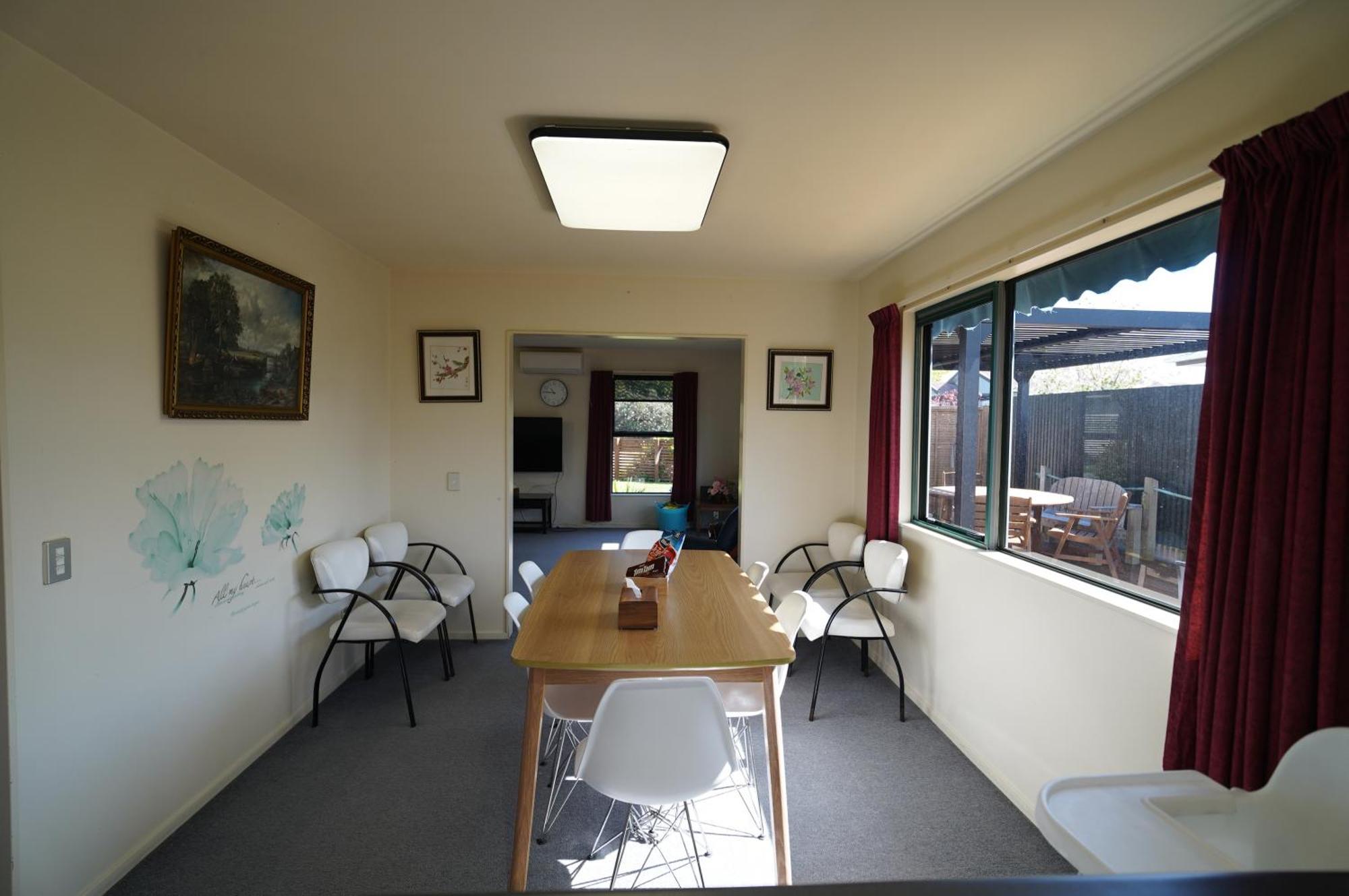 Villa Atarau Grove 4bdrm house à Paraparaumu Extérieur photo