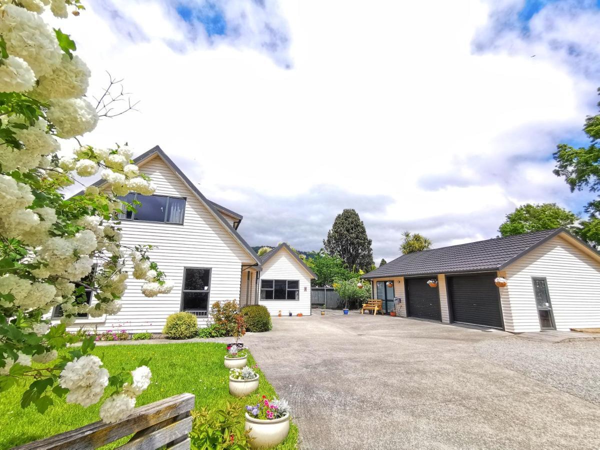 Villa Atarau Grove 4bdrm house à Paraparaumu Extérieur photo
