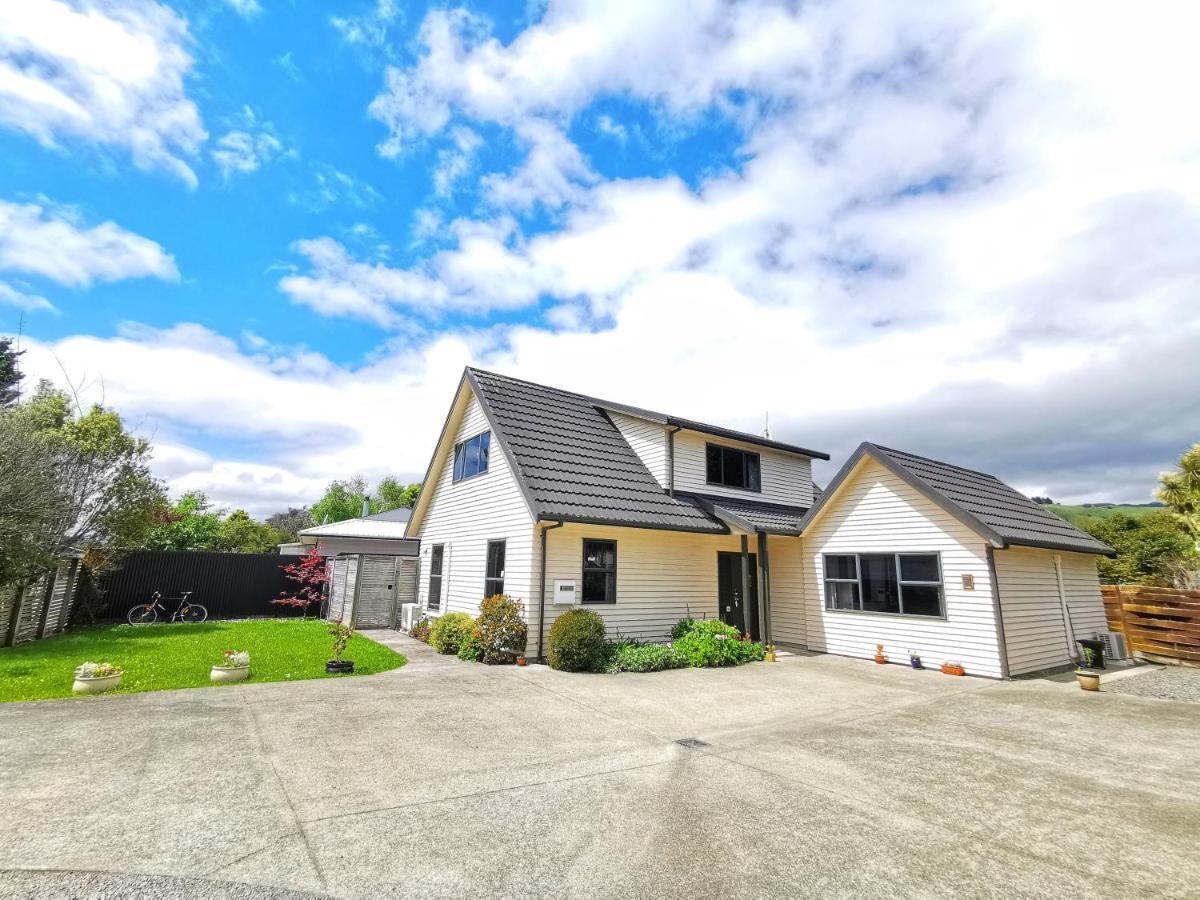 Villa Atarau Grove 4bdrm house à Paraparaumu Extérieur photo